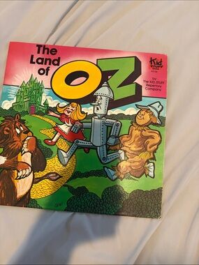 Kid Stuff The Land of Oz Children's Vinyl Record - Pink & Green Cover